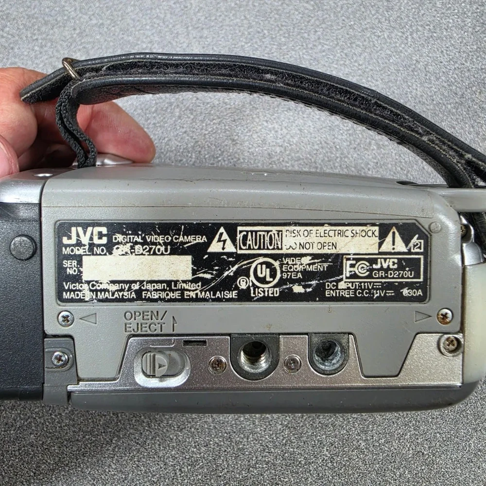 JVC GR-D270U MiniDV Digital Video Camera Camcorder 25x Optical Zoom FOR PARTS